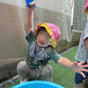 水遊び始めました✨